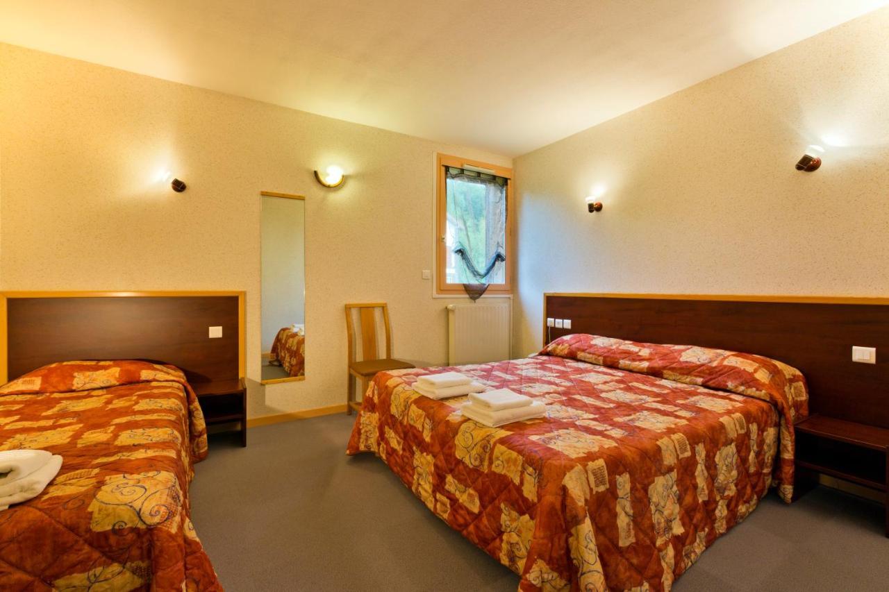 Hotel Les Hirondelles Orcines Exteriér fotografie